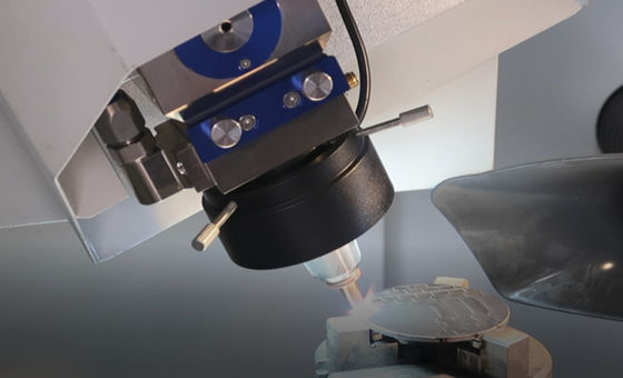 آلة قطع ليزر الألياف CNC الدقيقة 380V-3 مراحل-5 أسلاك 50 هرتز إمدادات الطاقة نظام CNC ذاتي التطوير على أساس Windows